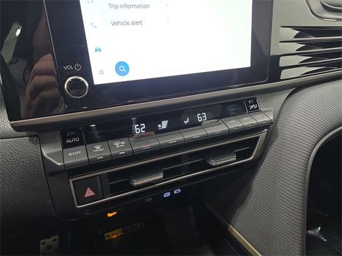 Certified 2025 Toyota Camry SE image 21