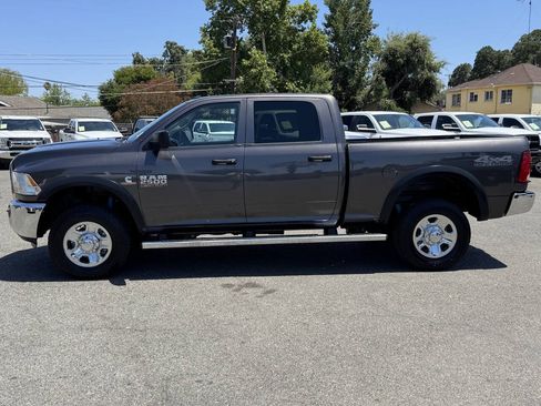 Used 2018 RAM 2500 Tradesman w/ Chrome Appearance Group AWD/4WD image 4