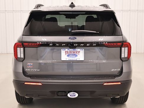 New 2026 Ford Explorer Active AWD/4WD image 8