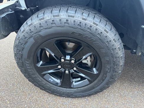 Used 2023 Jeep Wrangler Unlimited Sahara image 12