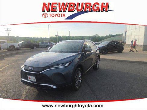 Certified 2022 Toyota Venza XLE AWD/4WD image 1