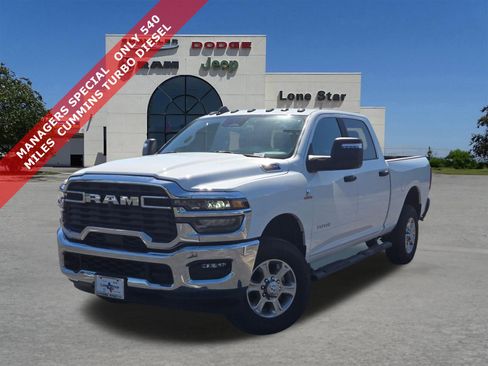Used 2025 RAM 2500 Laramie AWD/4WD image 1