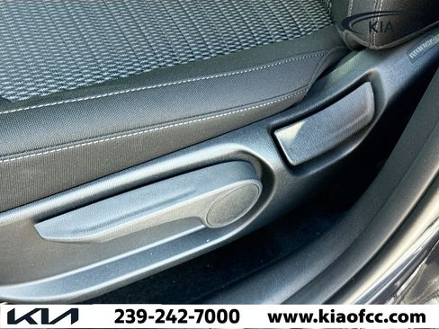 New 2026 Kia Sorento LX image 24