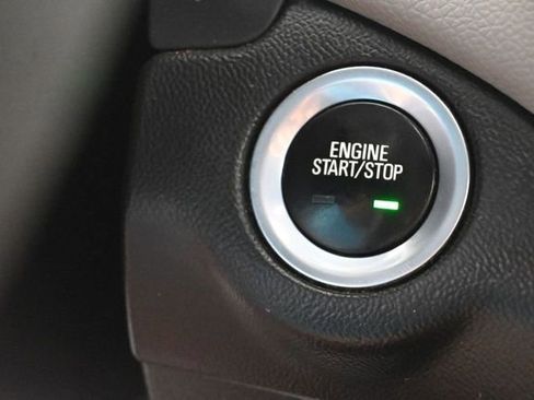 Used 2018 Chevrolet Equinox LS FWD image 22