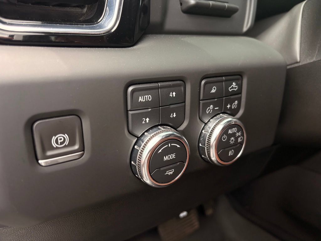 Used 2024 GMC Sierra 1500 Denali Ultimate AWD/4WD image 13