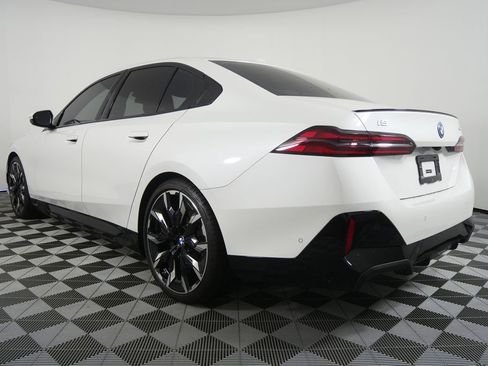 Certified 2026 BMW i5 eDrive40 w/ M Sport Package image 5