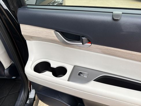 Used 2022 Hyundai Palisade SEL w/ Premium Package image 12