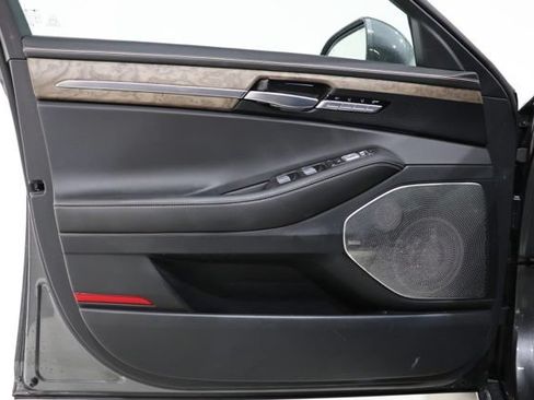 Used 2021 Genesis G90 3.3T Premium RWD image 18
