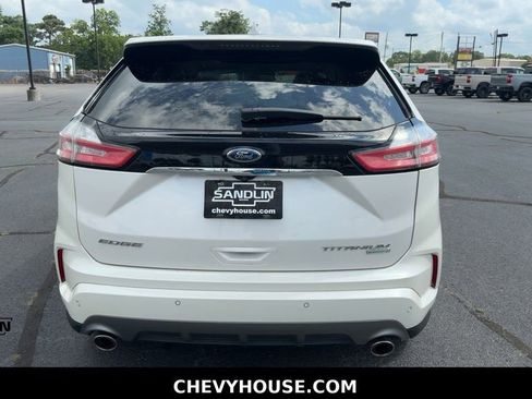 Used 2019 Ford Edge Titanium w/ Equipment Group 301A FWD image 8