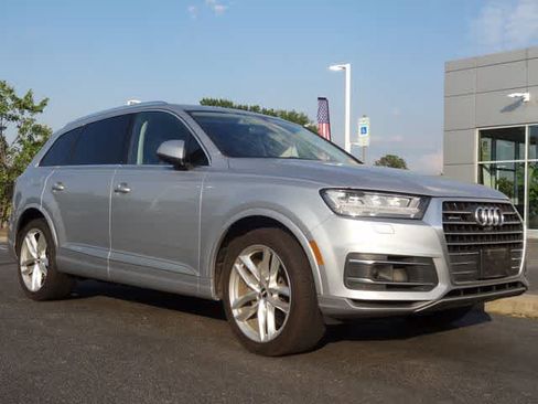 Used 2018 Audi Q7 3.0T Prestige AWD/4WD image 3