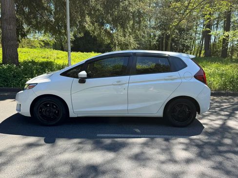 Used 2016 Honda Fit LX image 2
