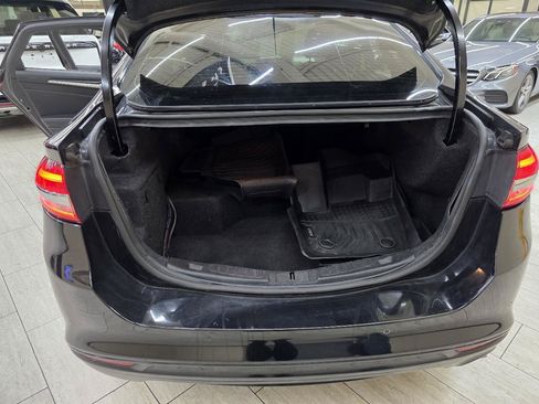 Used 2018 Ford Fusion Titanium FWD image 12