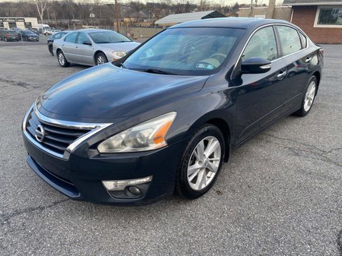 Used 2015 Nissan Altima 2.5 SV w/ Convenience Package image 1