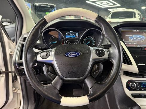 Used 2012 Ford Focus Titanium FWD image 10
