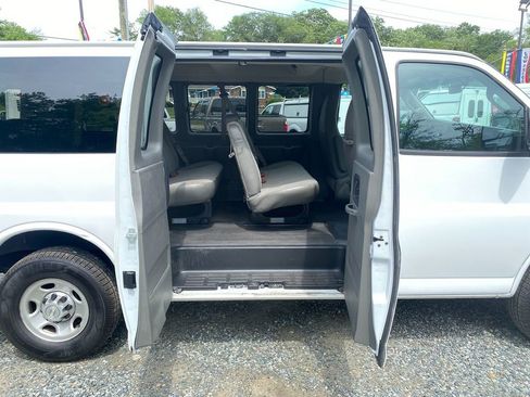 Used 2020 Chevrolet Express 2500 LS w/ Driver Convenience Package image 30