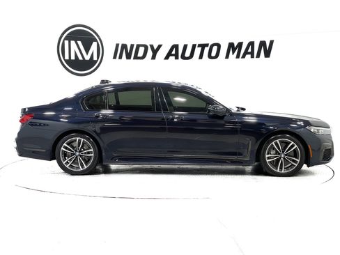 Used 2021 BMW 750i xDrive w/ Executive Package AWD/4WD image 3