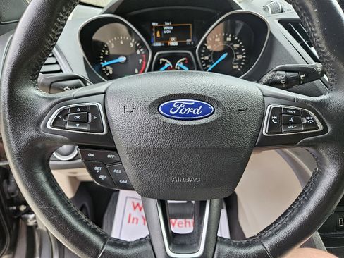 Used 2019 Ford Escape SEL image 21