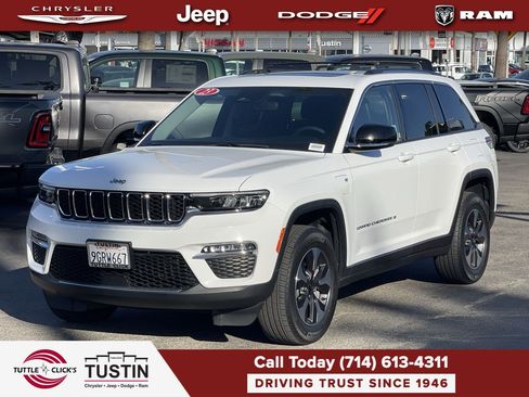 Used 2023 Jeep Grand Cherokee 4WD 4xe image 3