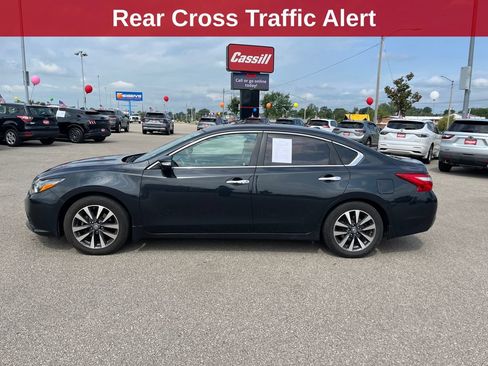 Used 2016 Nissan Altima 2.5 SL w/ 2.5 Technology w/LED Package FWD image 2