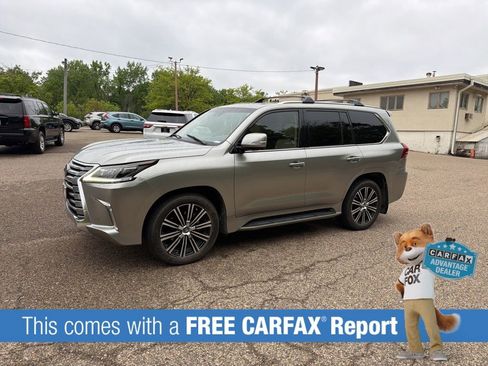 Used 2021 Lexus LX 570 4WD w/ Luxury Package image 2