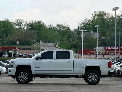 Used 2016 Chevrolet Silverado 2500 High Country w/ Duramax Plus Package AWD/4WD image 5