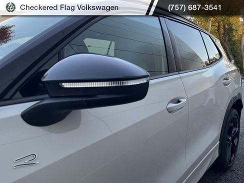 New 2026 Volkswagen Tiguan SE R-Line image 12