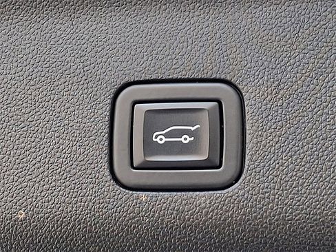 Used 2023 Cadillac Escalade ESV Sport Platinum image 28