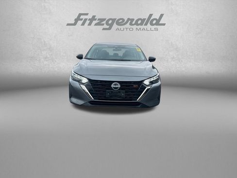 Used 2025 Nissan Sentra SR FWD image 2