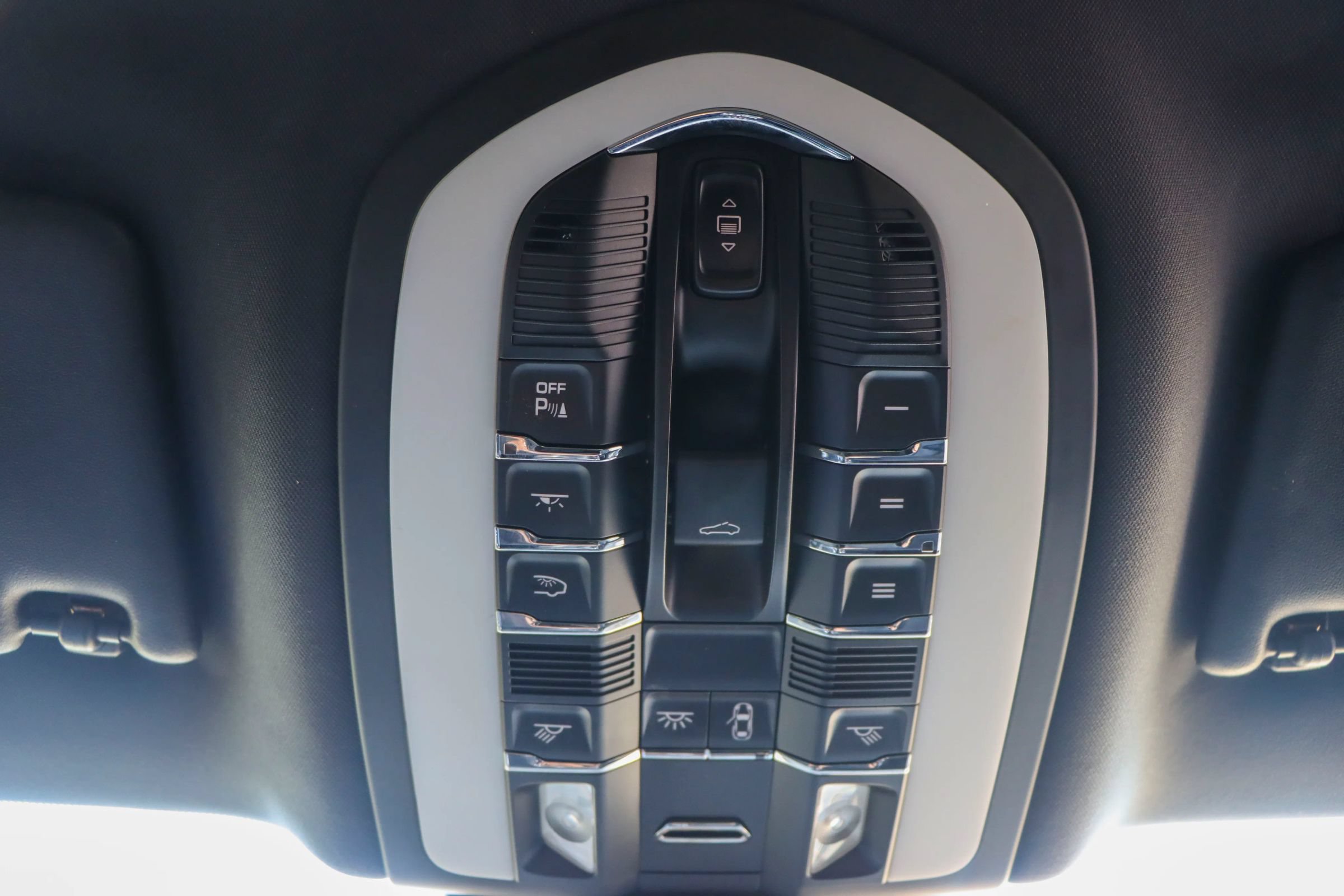 Used 2017 Porsche Macan S AWD/4WD image 42