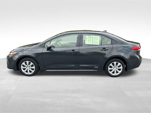 Used 2024 Toyota Corolla LE AWD/4WD image 2