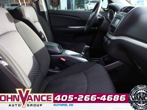 Used 2020 Dodge Journey SE w/ Blacktop Package image 16