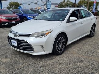 Used 2017 Toyota Avalon XLE image 1