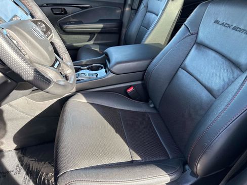 Certified 2025 Honda Passport Black Edition image 23