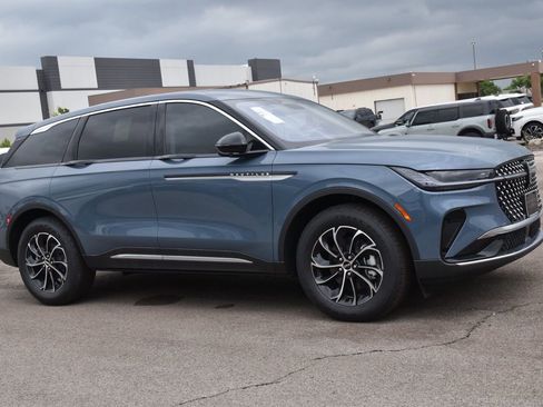 New 2026 Lincoln Nautilus Premier image 33