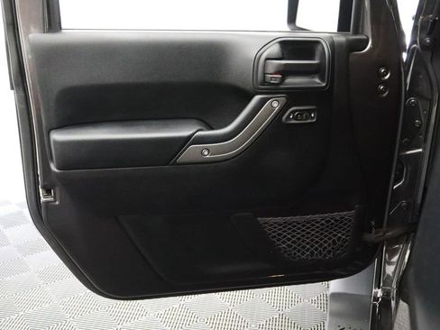 Used 2017 Jeep Wrangler Sport AWD/4WD image 12