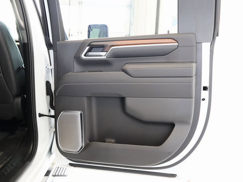 New 2025 GMC Sierra 2500 Denali w/ Denali Reserve Package image 41