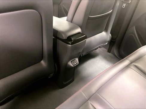 Used 2017 Chevrolet Bolt Premier w/ Driver Confidence II Package image 27