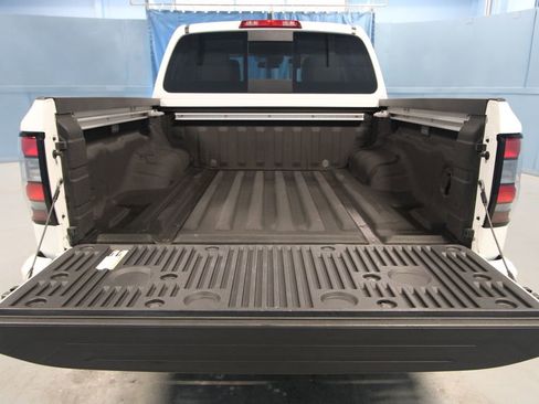 Used 2023 Nissan Frontier SV w/ SV Convenience Package image 40