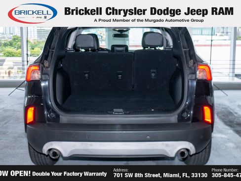 Used 2021 Ford Escape SEL w/ Technology Package FWD image 9