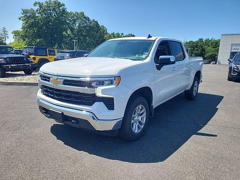 Used 2022 Chevrolet Silverado 1500 LT AWD/4WD image 8