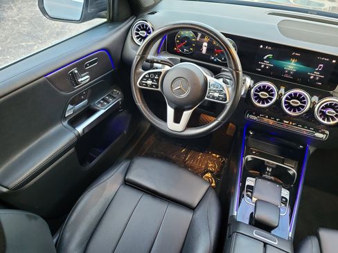 Used 2020 Mercedes-Benz GLB 250 w/ Premium Package image 12