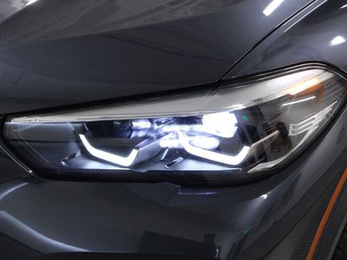 Used 2021 BMW X5 xDrive40i w/ Premium Package image 19