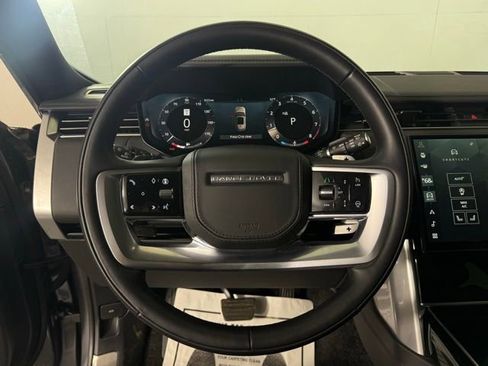 Certified 2025 Land Rover Range Rover SE image 37