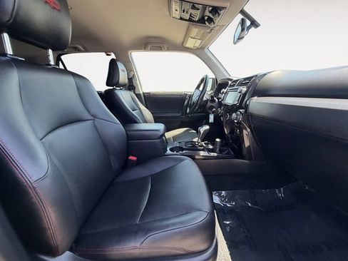 Used 2017 Toyota 4Runner TRD Off-Road Premium AWD/4WD image 13