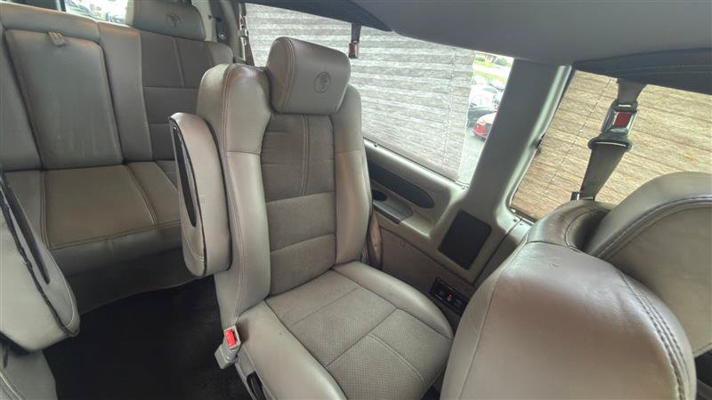 Used 2015 Chevrolet Express 2500 Extended RWD image 25