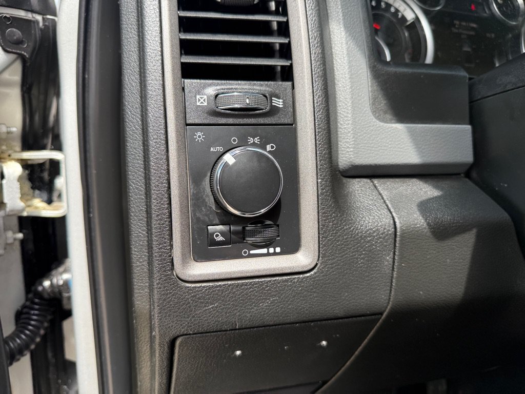 Used 2018 RAM 2500 Tradesman w/ Chrome Appearance Group AWD/4WD image 22