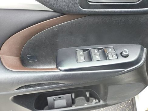 Used 2018 Toyota Highlander XLE w/ Protection Package #3 AWD/4WD image 8