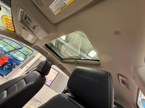 Used 2017 GMC Acadia Denali w/ Technology Package AWD/4WD image 11