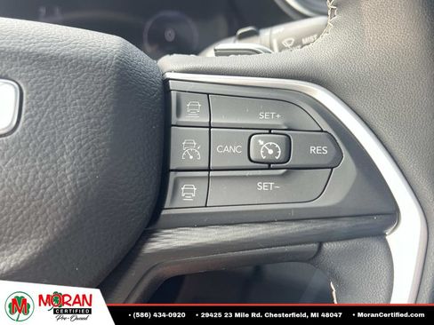 Used 2024 Jeep Grand Cherokee Altitude AWD/4WD image 24