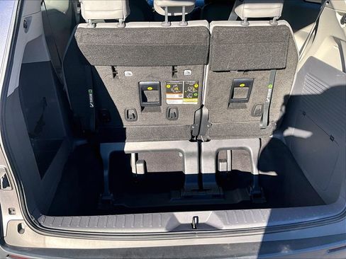 Used 2023 Toyota Sienna XLE image 22